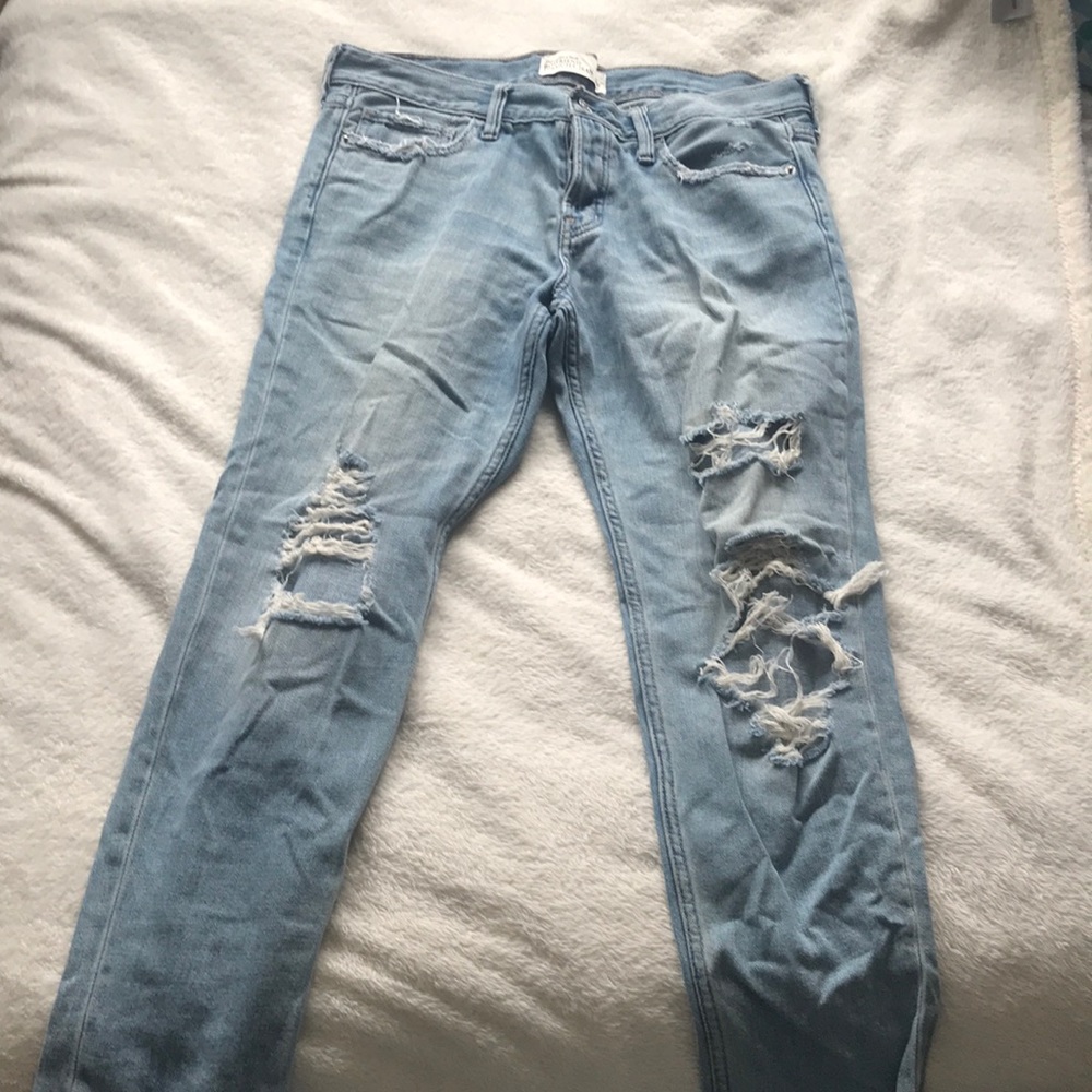Light wash boyfriend jeans